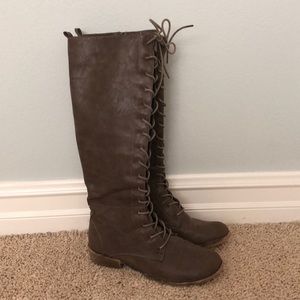 Lace up brown boots